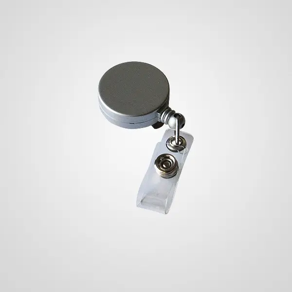 Porta credencial extensible con clip DASA Gris Plata